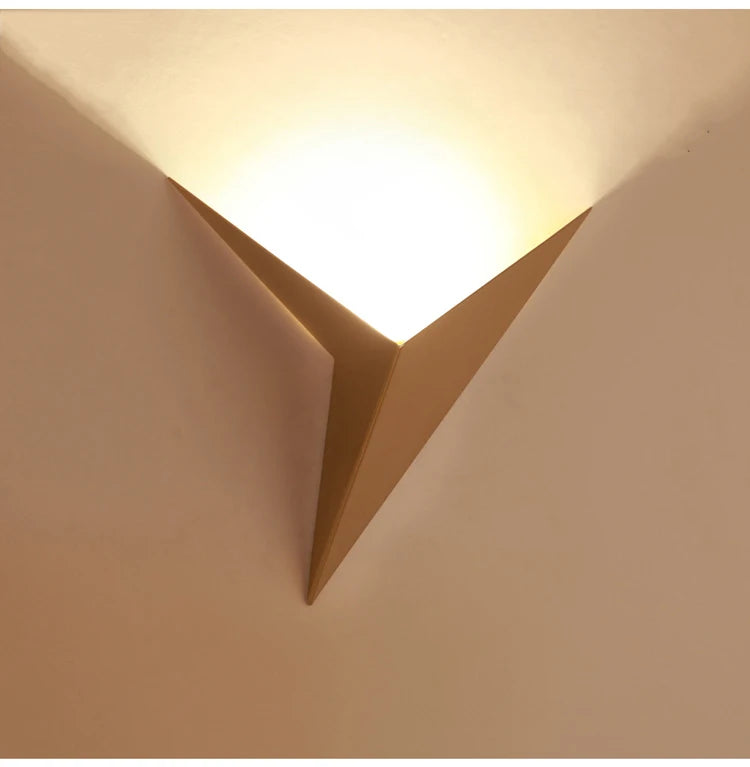 Creative Triangle Wall Lamp Nordic Led Wall Light Living Room Background Bedside Lamps Stairs Indoor Bra Wall Sconce Lighting