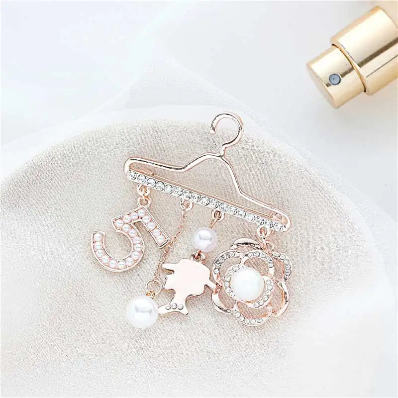 Fashion Brooch Pin Generous Pearl letter Brooch Pin Scarf Pin Top Fashion N5 Brooch For Women