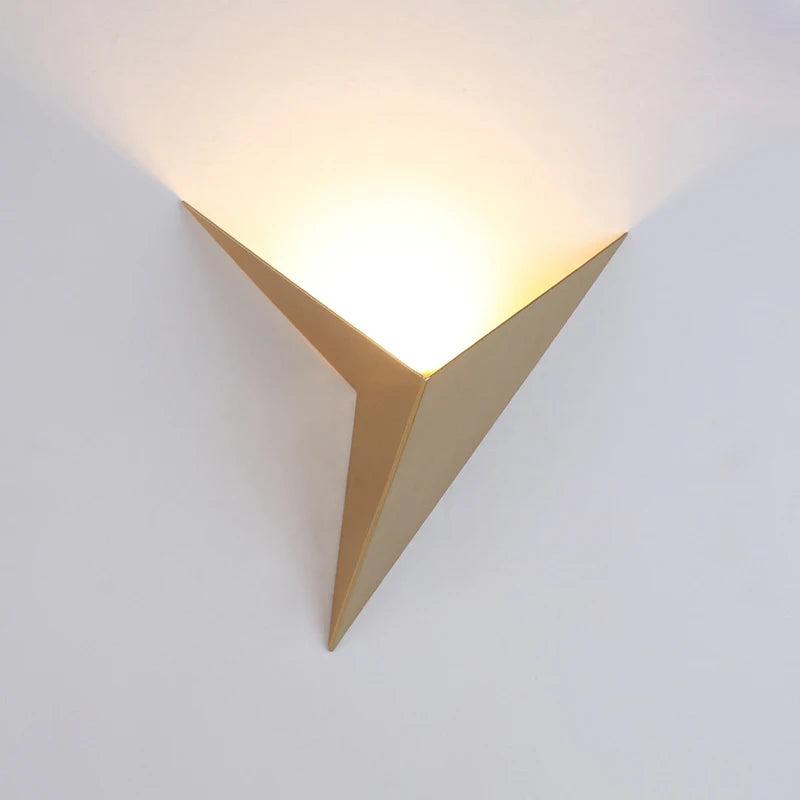 Creative Triangle Wall Lamp Nordic Led Wall Light Living Room Background Bedside Lamps Stairs Indoor Bra Wall Sconce Lighting