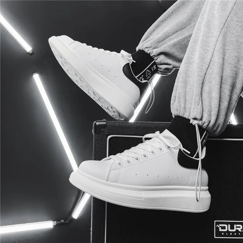 Men's breathable lightweight white shoes spring summer soft-sole comfort walking casual shoes fashion student sports baord shoes