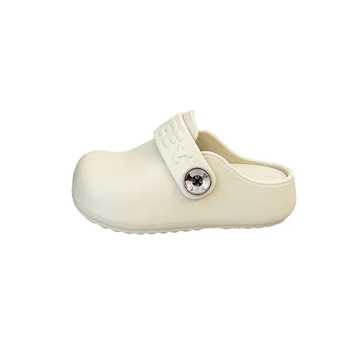 Wearing retro thick soled comfortable slippers for women in the summer of 2026 it is a niche home versatile Baotou cool slippers