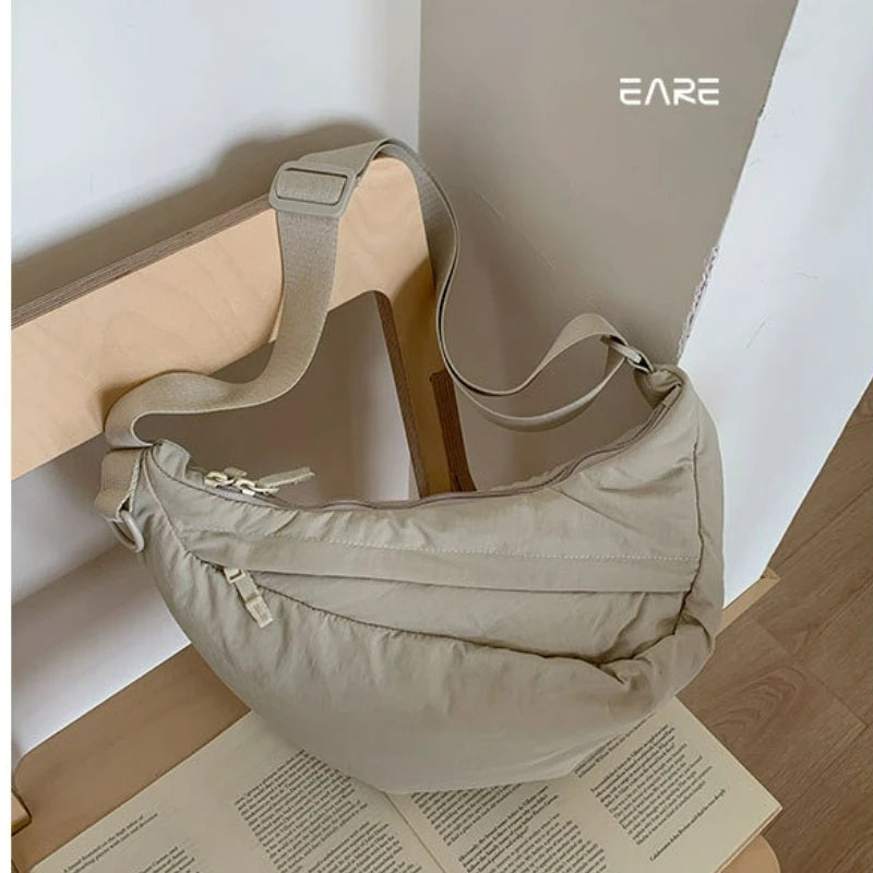 Simple and Versatile Hobo Bag An Elegant Casual Crossbody Bag That Fashionable and Lightweight Suitable Shoulder Bag