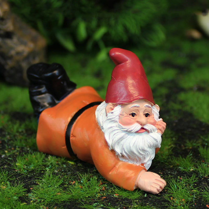 Resin Garden Statue Gnome Dwarf Garden Decor Garden Sculptures Gnome Ornament for Yard Patio Lawn Ornaments Holiday Decoration