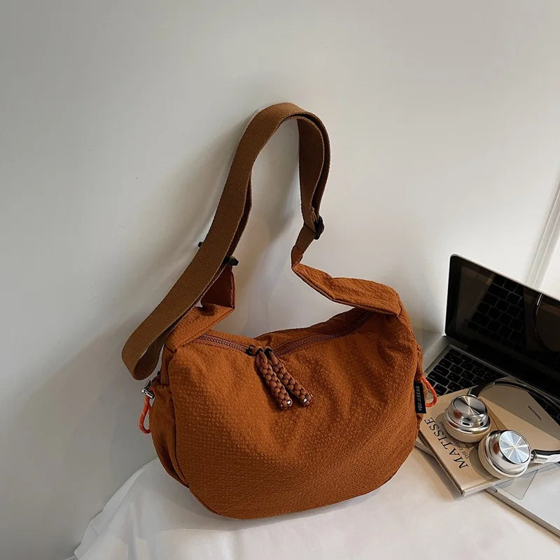 New Women Texture and Versatile Hobo Bags Large Capacity Crossbody Bags Fashion Casual Simple Storage Bags for College Students
