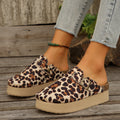 Women Mules Shoes Casual Outdoor Mules Slippers Slip-On Outdoor Beach Flat Shoes Trendy Fashion Cork Sole Sandals Slides Women