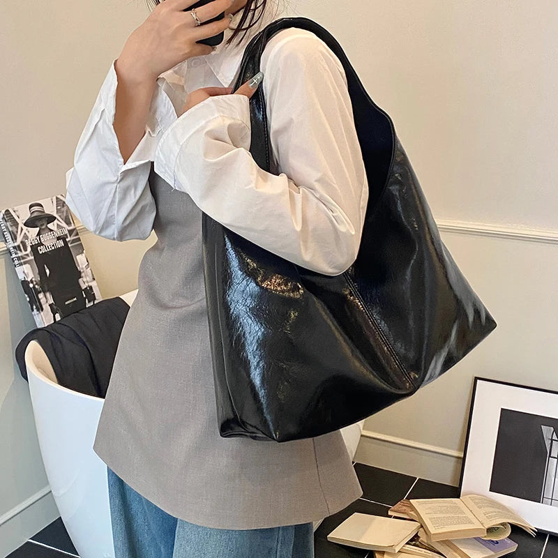 LEFTSIDE High-capacity Shoulder Bags for Women 2025 PU Leather Females Underarm Bag Lady Simple Hobo Bag Handbags and Purses