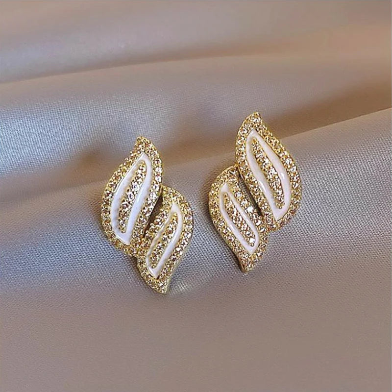 Huitan Trendy Delicate Stud Earrings Noble Luxury Elegant Piercing Accessories for Women Modern Bright Daily Versatile Jewelry