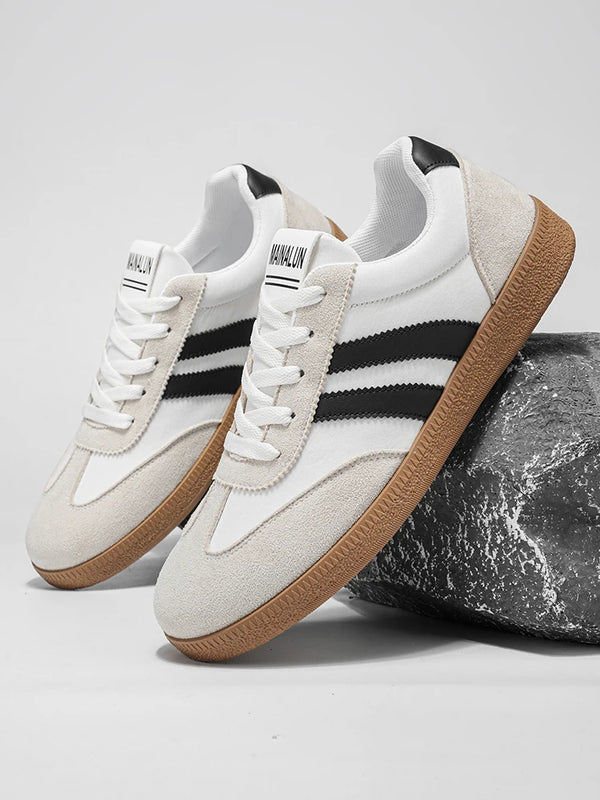 A Pair of Skateboard Shoes, Shoes for men,German Training Shoes, Men's tennis shoes,Men'S Fashionable Sports And Leisure Shoes,