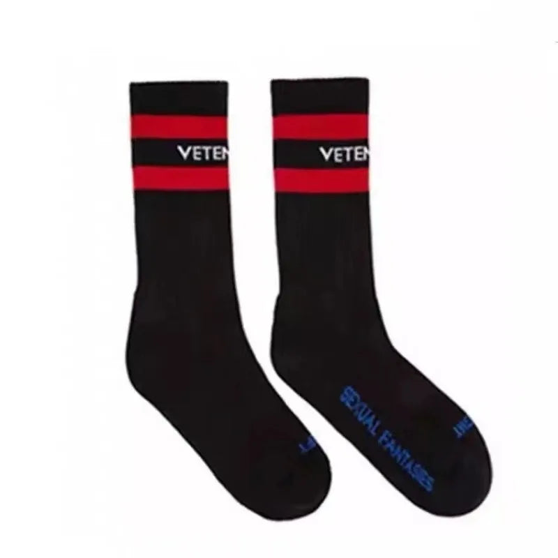 New Fashion Socks Letters Two Bars Knit Men Women Couple Socks Black White Sports Cotton Sock