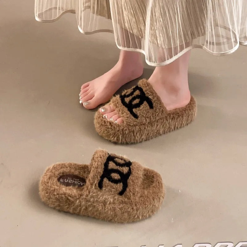 2026 Fashion Indoor Casual Non Slip Warm Women's Cotton Slippers Winter New Trendy Plush Comfort Soft Sole Shoes for Women