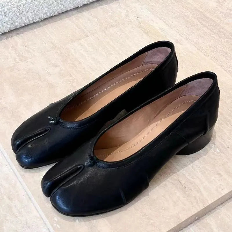 Spring Summer Microfiber Leather Split Toe Women Pumps Fashion Pleated Designer Low Heeled Tabi Soft Soles Loafers Casual Shoes