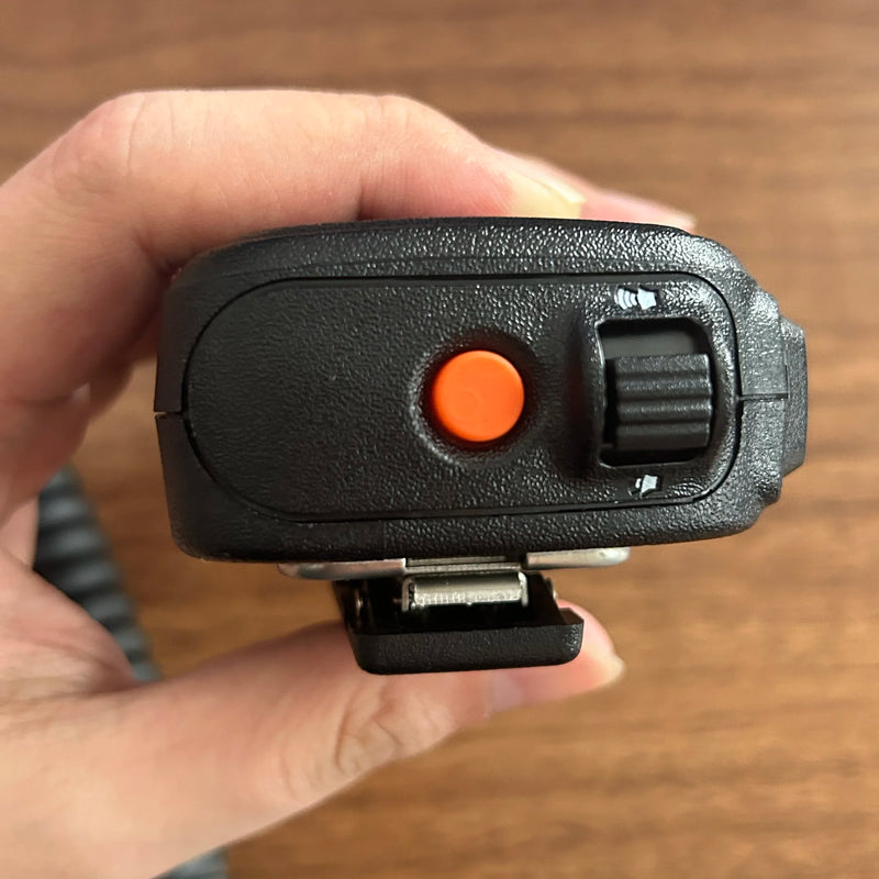 PMMN4046 Speaker Microphone for Motorola APX2000 DP3400 DP4800/4801/4600/4601 XPR 7550 Walkie Talkie Adjustable Volume with Hole