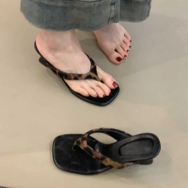 Fashion New Outdoor Simple Joker Women's Flip-flops Summer Leopard-print Decorative Square Head Wedge Slippers Slides Women 2026