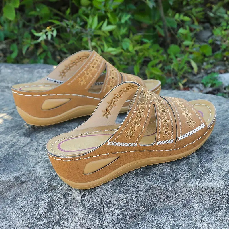 2026 Women's Wedge Slippers Fashion Casual Sandals Summer Open Toe Beach Slippers for Women Non-Slip Platform Sandals Pig Size