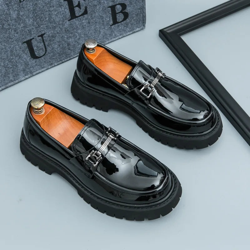 British Style Metal Buckle Loafers Men Thick-soled Wedding Shoes New Formal Business Comfort Shoes Slip-on Leather Casual Shoes