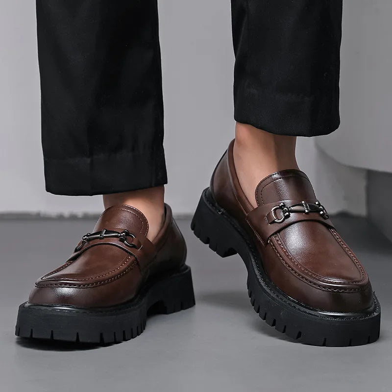 British Style Metal Buckle Loafers Men Thick-soled Wedding Shoes New Formal Business Comfort Shoes Slip-on Leather Casual Shoes
