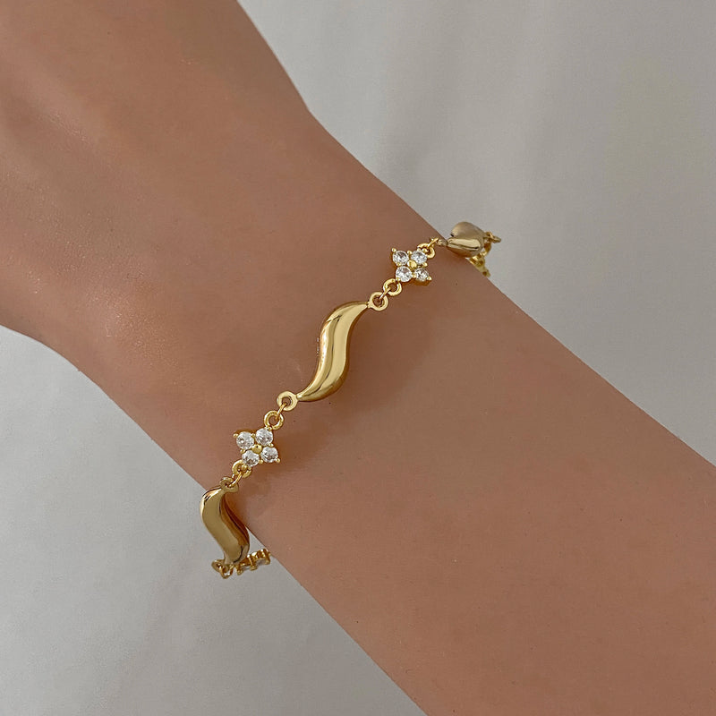 Fashion Gold Plated Stainless Steel Bracelet for Women Chic Wave Zircon Flower Wristband Bracelets Party Jewelry Gifts