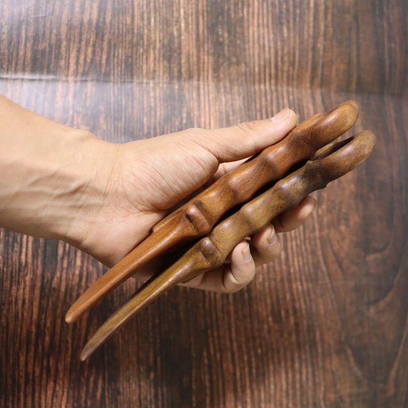Golden Sandalwood Claw Knife, Whole Wood Carving | SAMAG