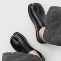 High-end Designer Split Toe Tabi Men's Sneakers and Casual Shoes Fashion Retro Leather Slip-On Loafers Men Shoes Tenis Masculino