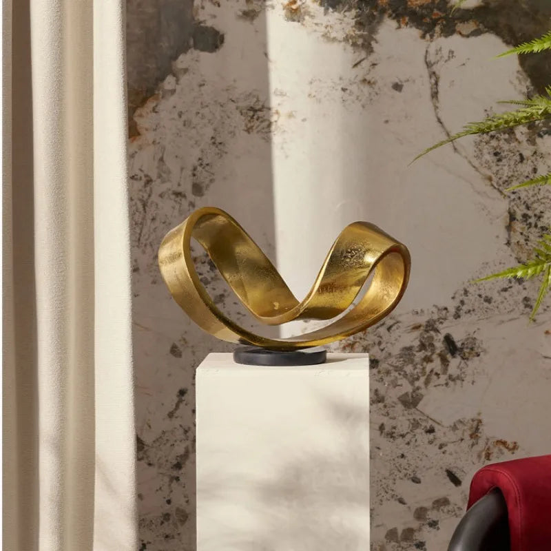 Modern Golden Entrance Hall Handicrafts Creative Simple Abstract Decorative Gifts Living Room Luxury Art Home Decorations