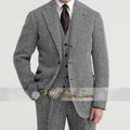 Grey Exquisite Men 3pcs Suit Herringbone Peak Lapel Jacket Vest Pants Set for Wedding Prom Graduation Birthday Party Father Gift