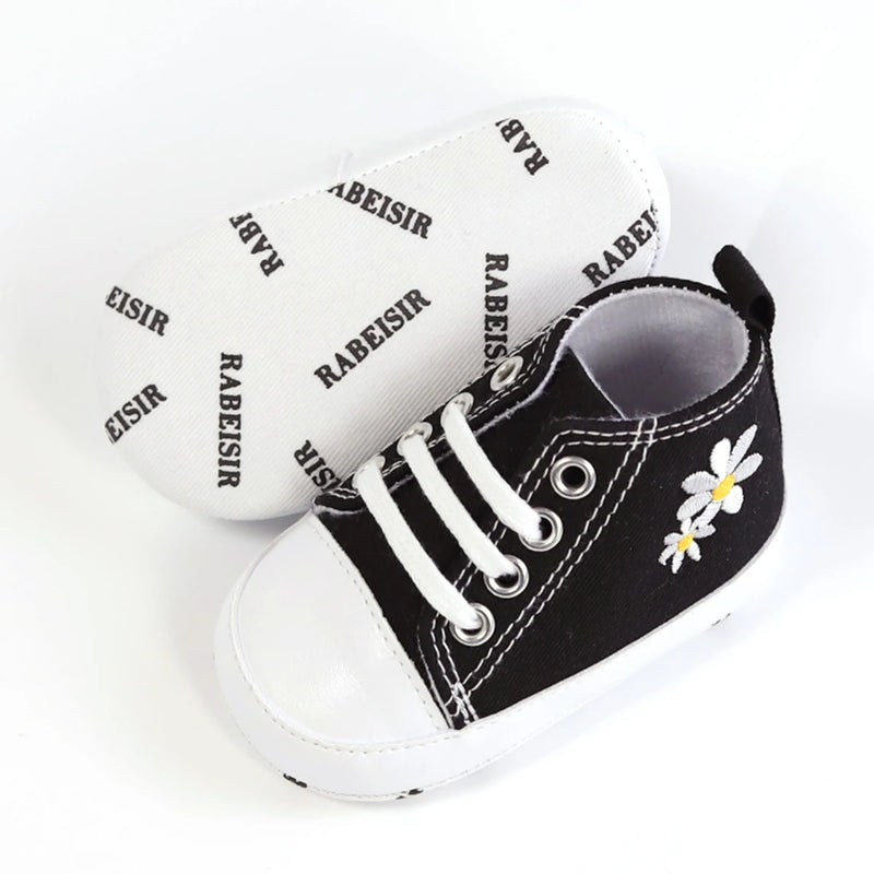 Trendy Cute Embroidered Daisy Sneakers For Baby Girls, Lightweight Non Slip Shoes For Indoor Outdoor Walking, All Seasons