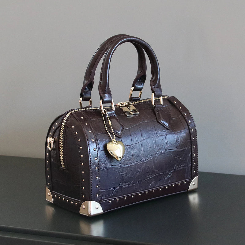 2025 New Fashion High-End Ladies' Handbags, Large-Capacity Boston Pillow Bags, Retro Rivets, Box Bags, Personalized Street Shoot
