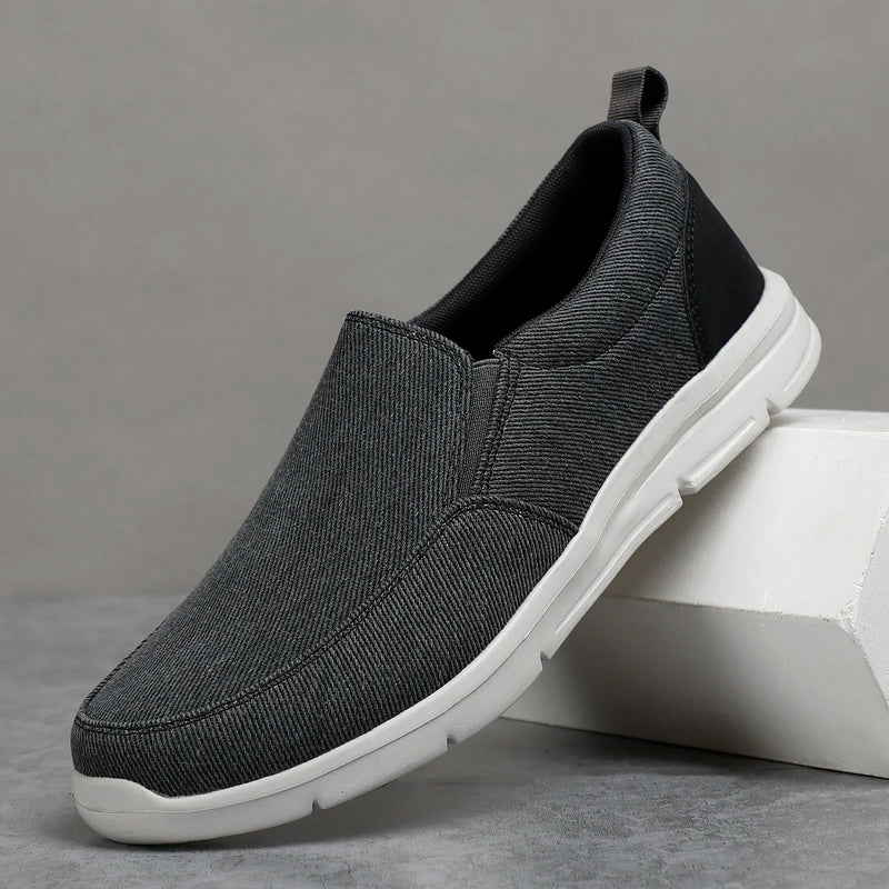 Men Casual Shoes Canvas Breathable Loafers Men 2024 New Male Comfortable Outdoor Walking Shoes Classic Loafers Men Sneakers