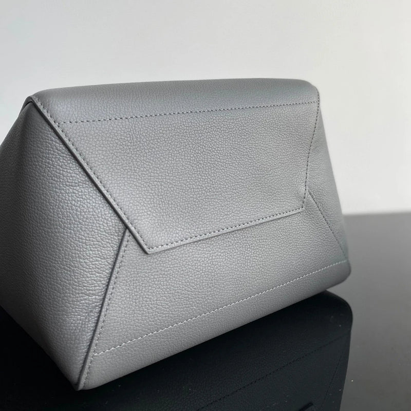 High-Quality Sheepskin Handle Vanity Box Crossbody Shoulder Handbag 2026 Designer Women's Luxury Makeup Bag