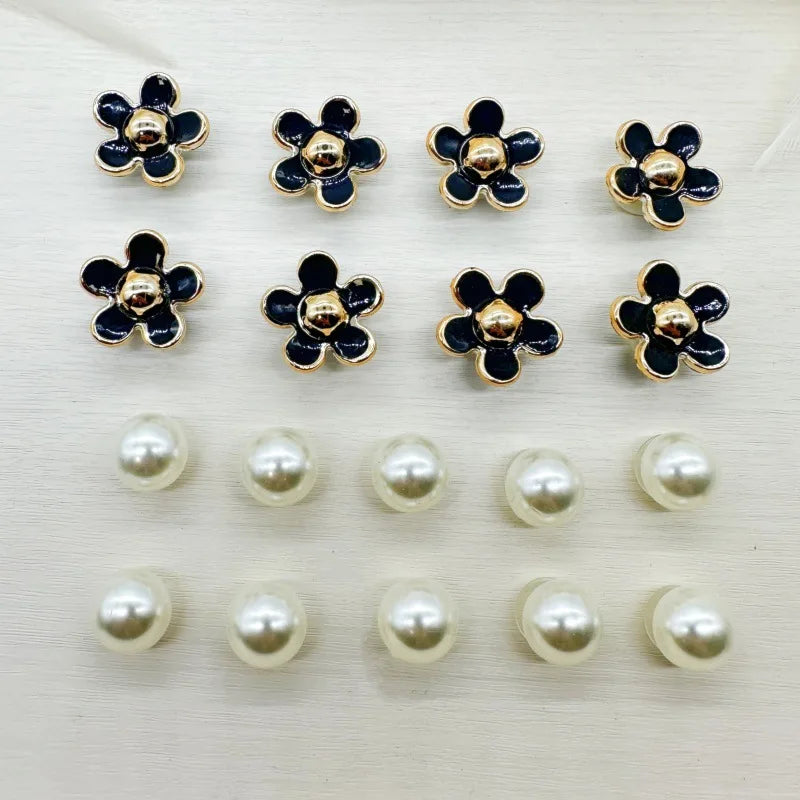 18PCS 3D Cute Daisies Pearl Shoe Charms Set Slide Sandals Clogs DIY Decoration Shoe Buckle Pins Accessory Gift