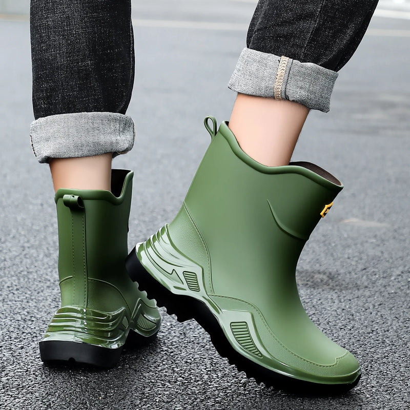 New style rain boots for men, fashionable short tube rain boots for work, rubber shoes for work, thick bottom water shoes