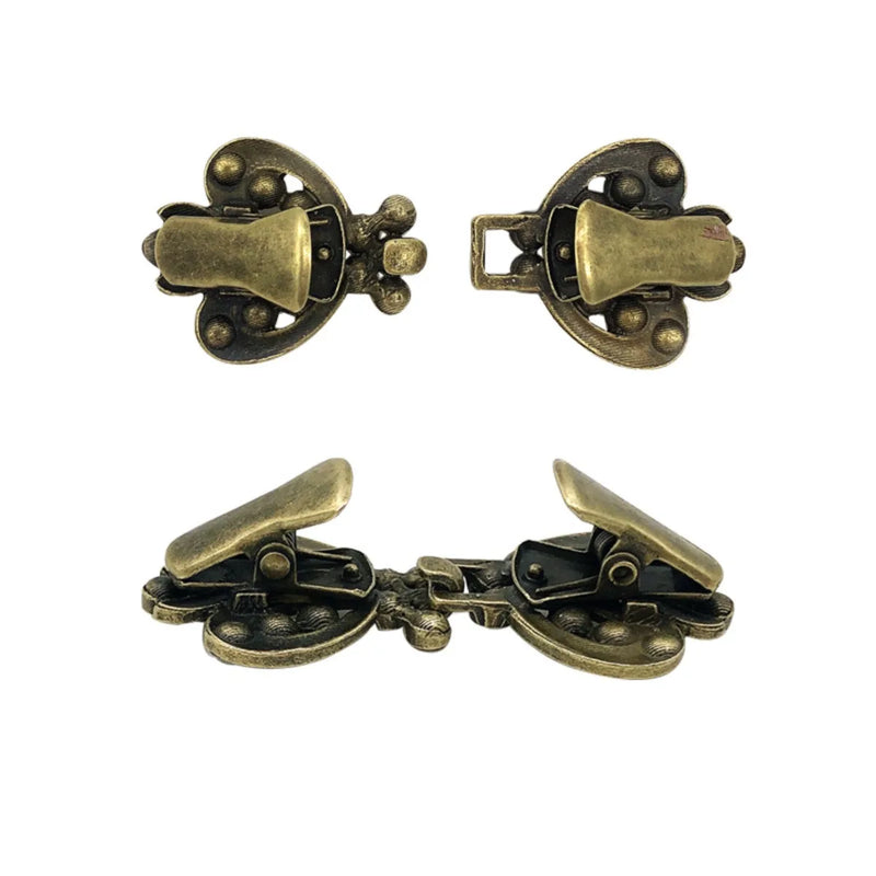 1 Pair Vintage Sweater Swirl Clip Cape Cloak Clips for Dress Retro Cardigan Clip Shawl Clasp Shirt Button Clip for Girl Women