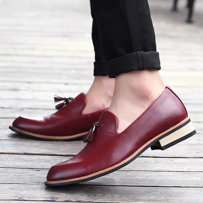 Luxury Men Leather Loafers Designer Tassels Brogue Shoes Male Wedding Shoes Fashion High Quality Men Casual Shoes Big Size 38-46