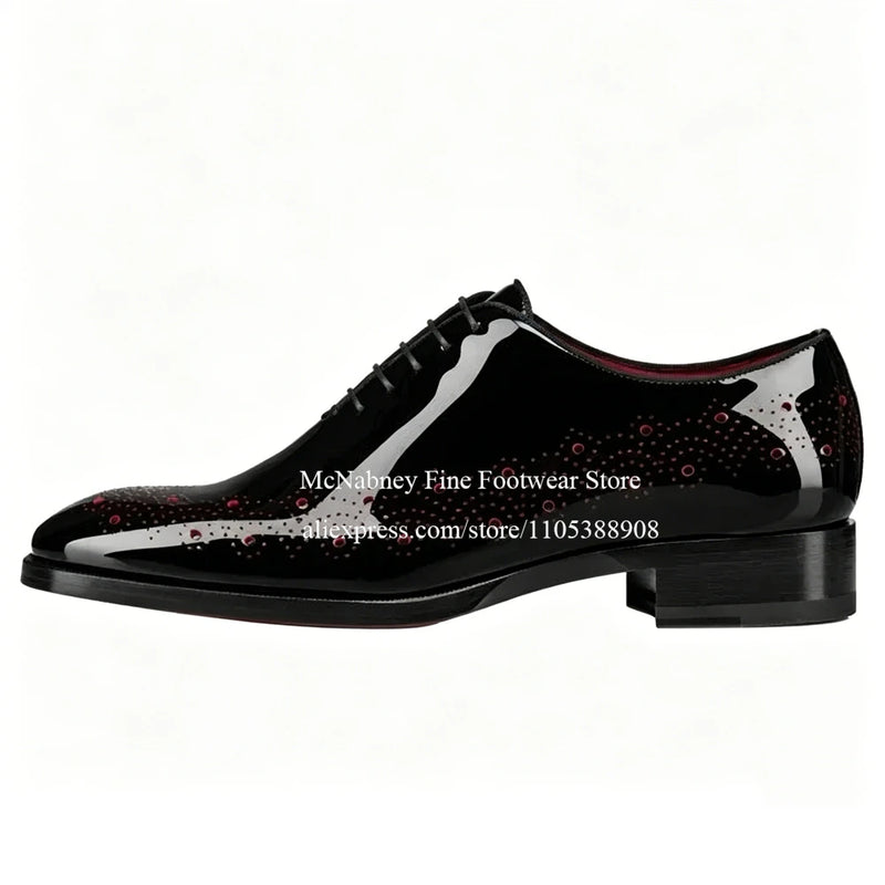 Luxury Gentleman Lace up Oxford Dress Shoes Black Patent Leather Brogue Red Dot Decor Formal Shoes Business Wedding Banquet Shoe