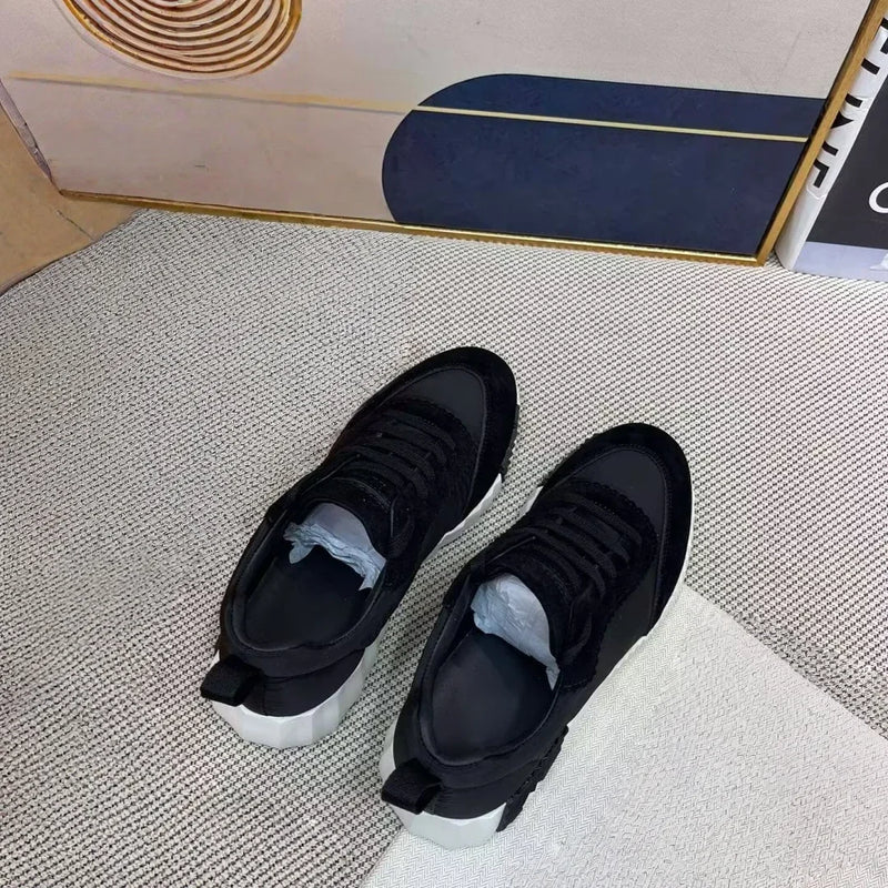 New shoes fashion, individuality, women's leisure, fashionable flat sports shoes, leather mesh, breathable running, rubber