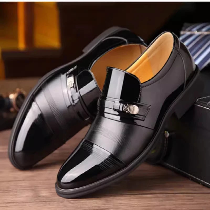 Mens Formal Two Tone Patent Leather Loafers Pointed Toe Slip On Shoes With Metal Buckle Low Heel Comfortable Non Slip Breathable