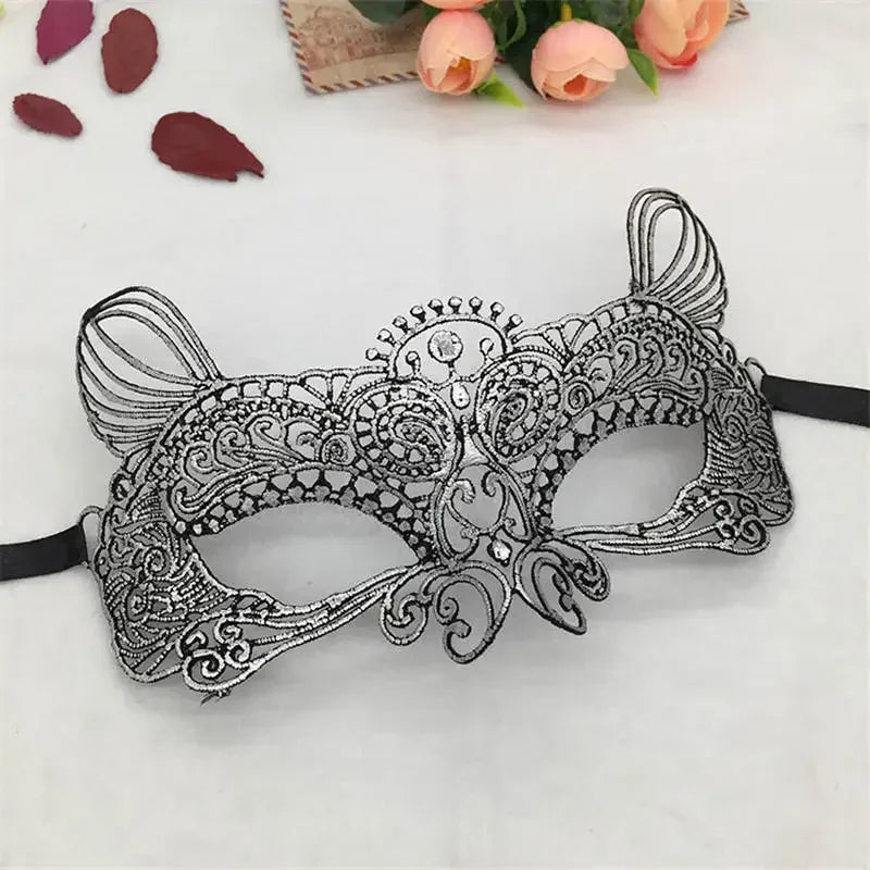 Women's Sexy Half Face Animal Lace Party Mask for Halloween Masquerade Cosplay Party Supplies Ladies Anime Eye Masks Silver