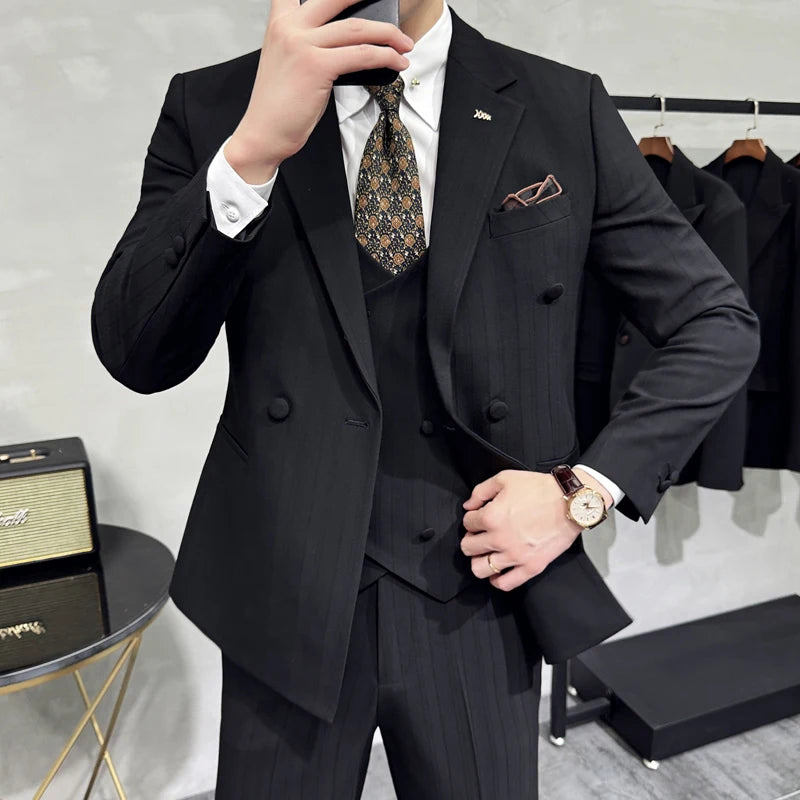 The New Spring 2025 Suit Set Is Fashionable, Stylish And Versatile. It's A Three-Piece Formal Suit Suitable For British Business
