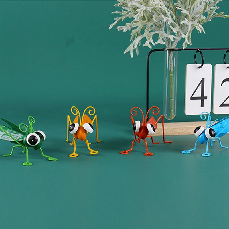 Garden Cute Metal Grasshopper Figurine Decor Outdoor Tree Wall Art Garden Grasshopper Statues Decoration For Yard Patio Backyard