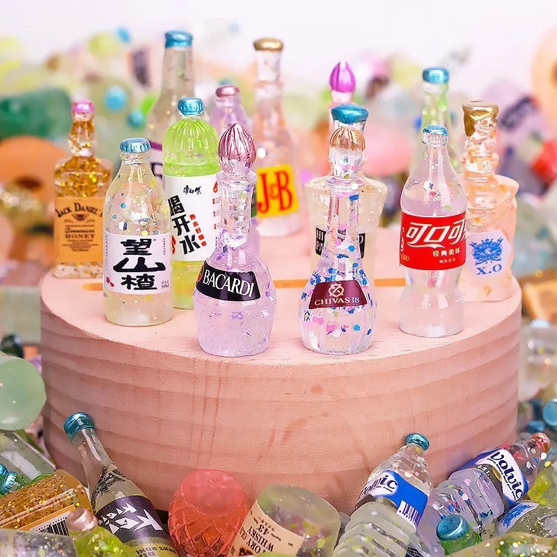 10PCS Miniature Resin Drink Bottles Set, Mixed Random Mini Wine Bottles for Phone Case/DIY Doll House Micro Landscape Decoration