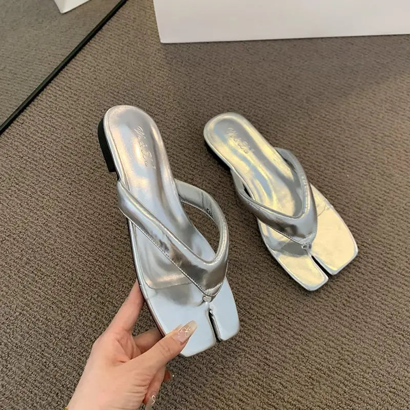 Summer Women's Clip Toe Slippers Fashion Flats Comfortable Comfort Outdoor Beach Vacation Flip Flop Slides Women Slippers 35-42