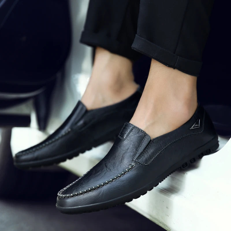CLOHOO Men's Handmade Casual Loafers Anti-Slip Comfortable Slip-On Driving Comfortable Leather Shoes