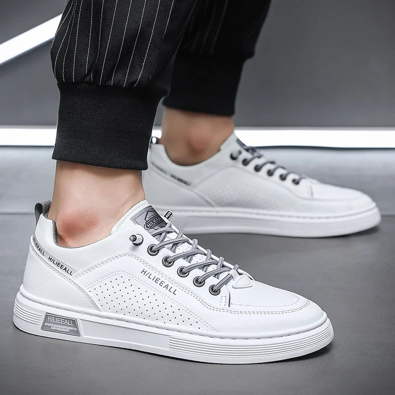 Men's flat casual shoes Four season new breathable lightweight soft-soled outdoor walking shoes student white sports board shoes