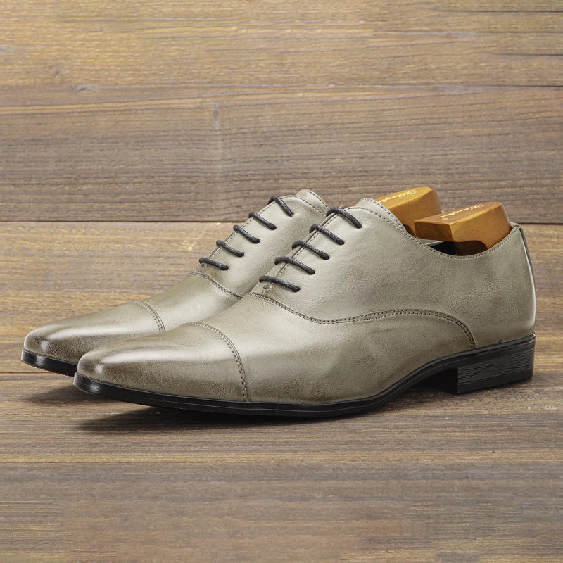 Fashionable Oxford gentlemen's formal men's shoes, comfortable social men's shoes