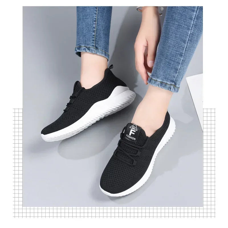 2026 Spring and Autumn Fashionable Solid Color Breathable Round Toe Sneakers Casual and Comfortable Thick-soled Women's Shoes