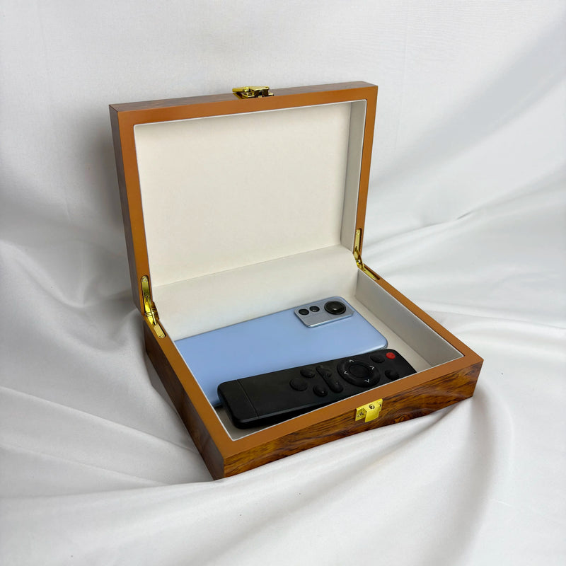 High-End Glossy Lacquered Wooden Storage Box for Belts, Premium Gift Packaging, Multifunctional Storage for Jewelry and Accessories, with Secure Locking