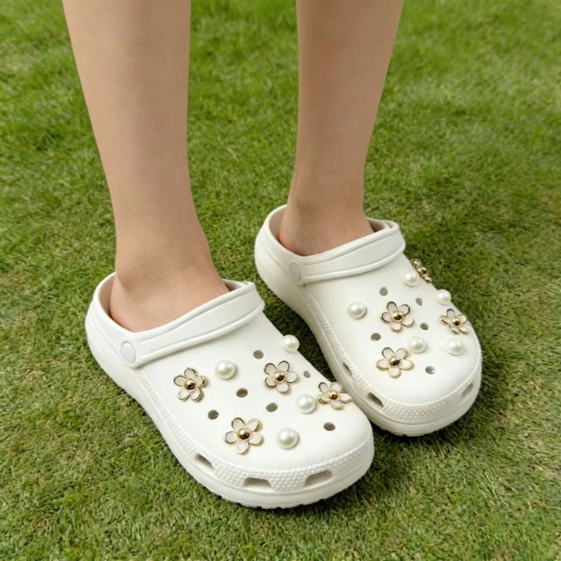 18PCS 3D Cute Daisies Pearl Shoe Charms Set Slide Sandals Clogs DIY Decoration Shoe Buckle Pins Accessory Gift