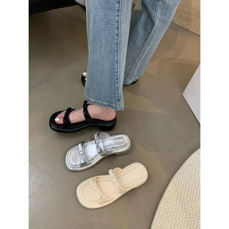 New Summer Women's Slippers 2024 Stylish Peep-toe Low Heel Silver Women's Comfortable Beach Shoes Sapatilas