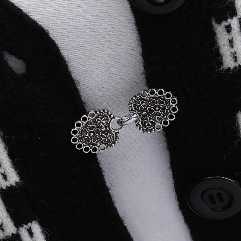 1 Pair Vintage Sweater Swirl Clip Cape Cloak Clips for Dress Retro Cardigan Clip Shawl Clasp Shirt Button Clip for Girl Women