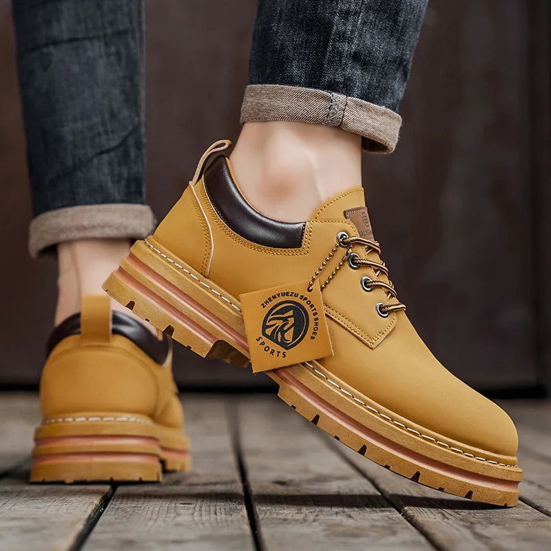 Men's Low-Top Solid Color Fashionable Business Casual Shoes, Non-Slip, Wear-Resistant, Textured Thick-Soled Casual Work Boots, Suitable for Daily Commuting, Walking, and Camping